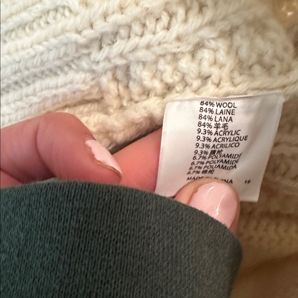 Brandy Melville Eva wool heavy cable knit cardigan sweater cream - Picture 5 of 6